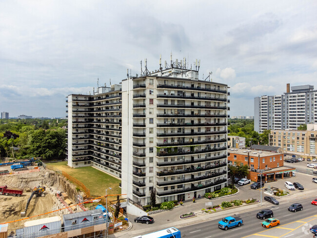 Building Photo - Res @ Y & C