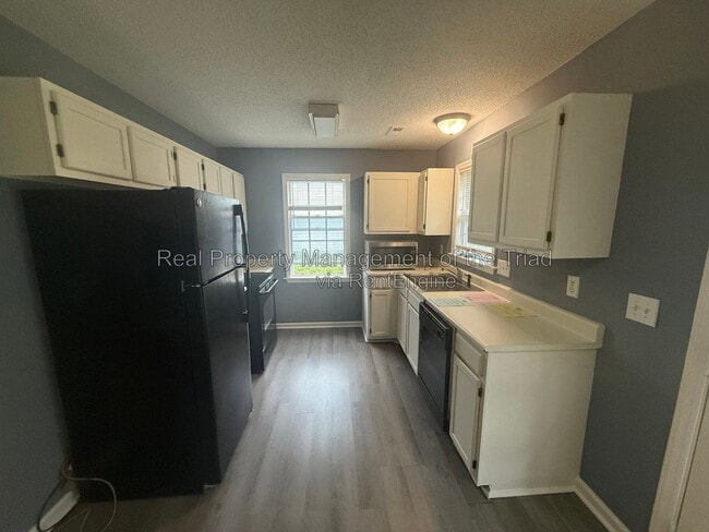 Building Photo - 208 Hammond Dr