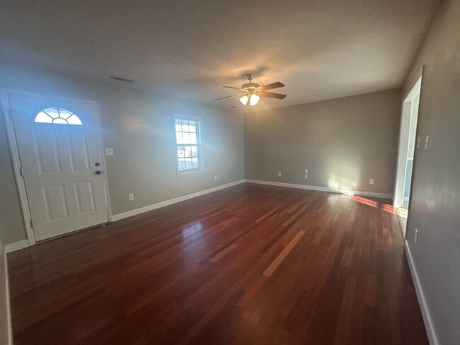 Foto del edificio - Nice 3 Bedroom, 2 Bath Home in Richlands-303 Rolling Meadow Ct.