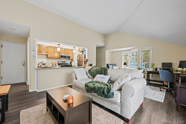 Foto del edificio - 9 Talcott Ridge Rd