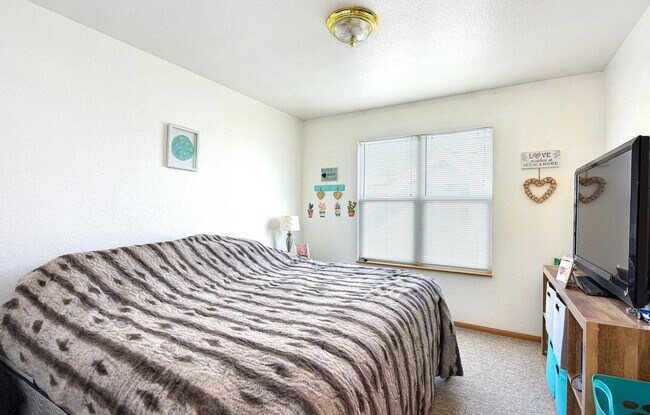 Foto del edificio - 2464/2466 S. 76th Street