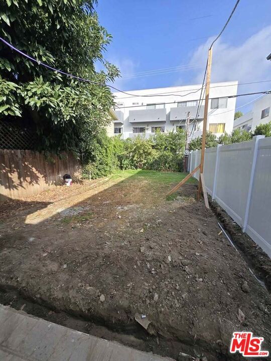 Building Photo - 14123 Califa St