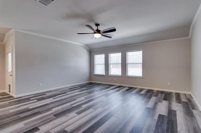Building Photo - 9604 Palm Valley Dr