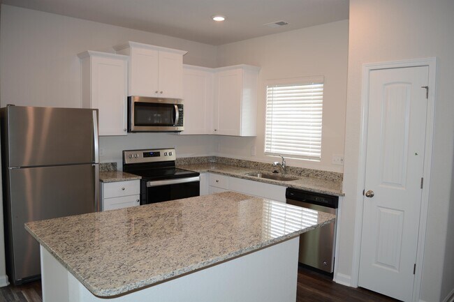 Foto del edificio - 248 Yorktown Ln