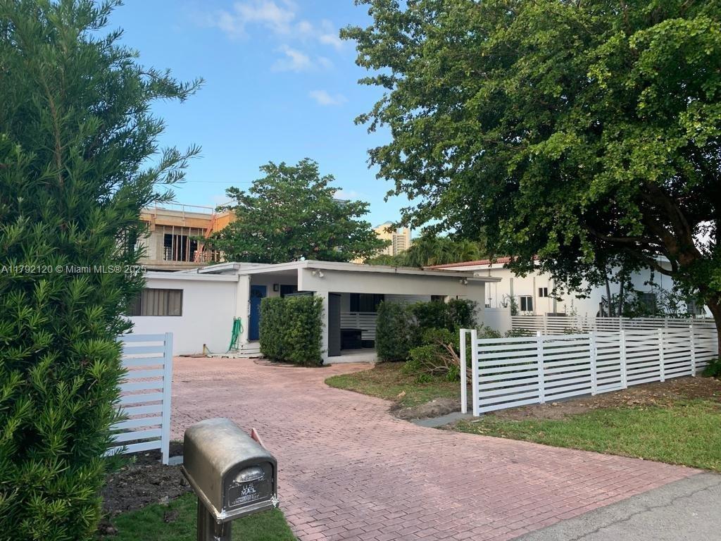 Foto principal - 245 189th Terrace