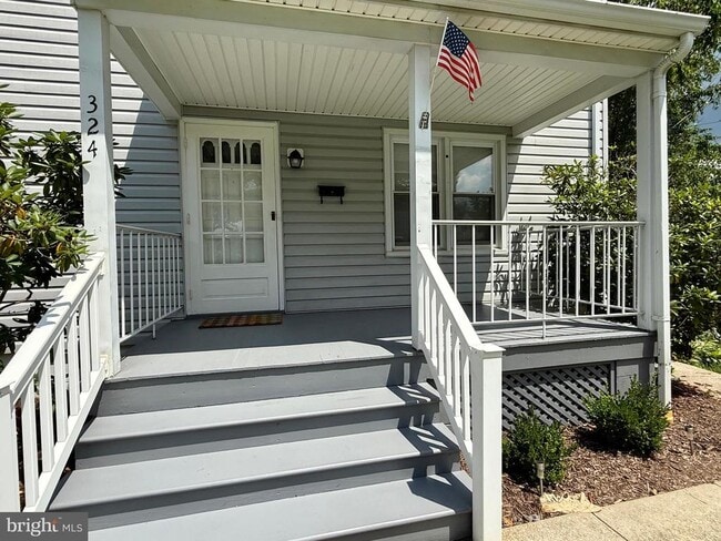 Building Photo - 324 Pangborn Blvd
