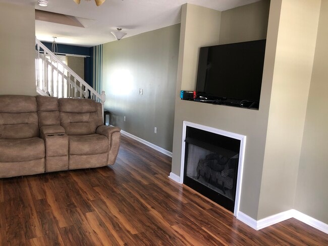 Building Photo - 57 Lilac Fields Way