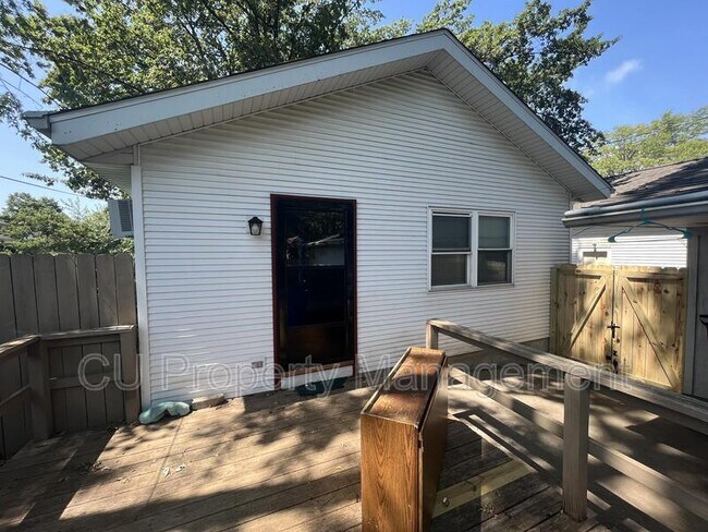 Building Photo - 508 N Fair St