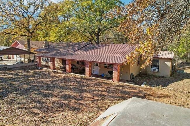 Building Photo - 20201 Alameda St