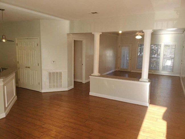 Foto del edificio - 84 Addison Cottage Way #211