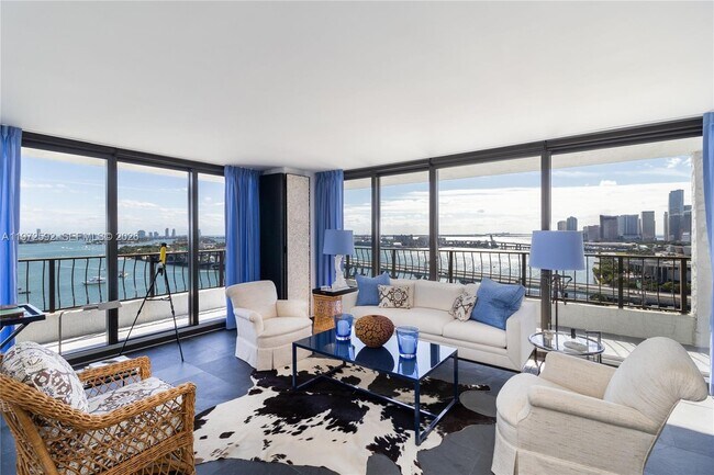 Foto del edificio - 555 NE 15th St