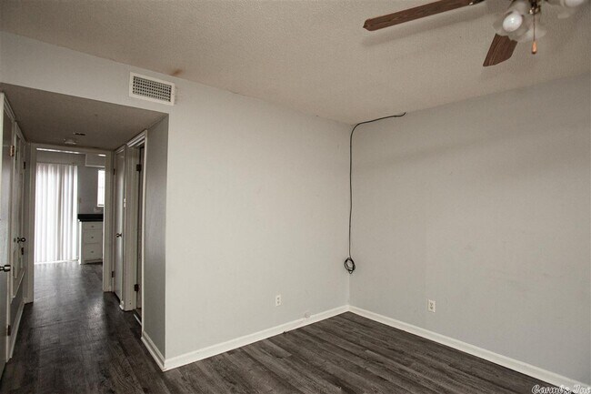 Foto del edificio - 1805 Sanford Dr