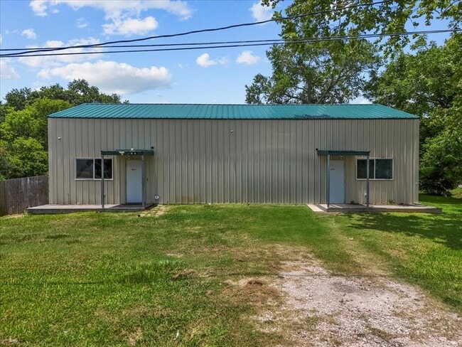 Building Photo - 6602 Prino Rd