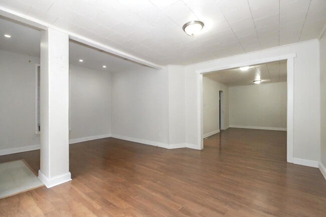 Building Photo - 2244 W Irving Park Rd