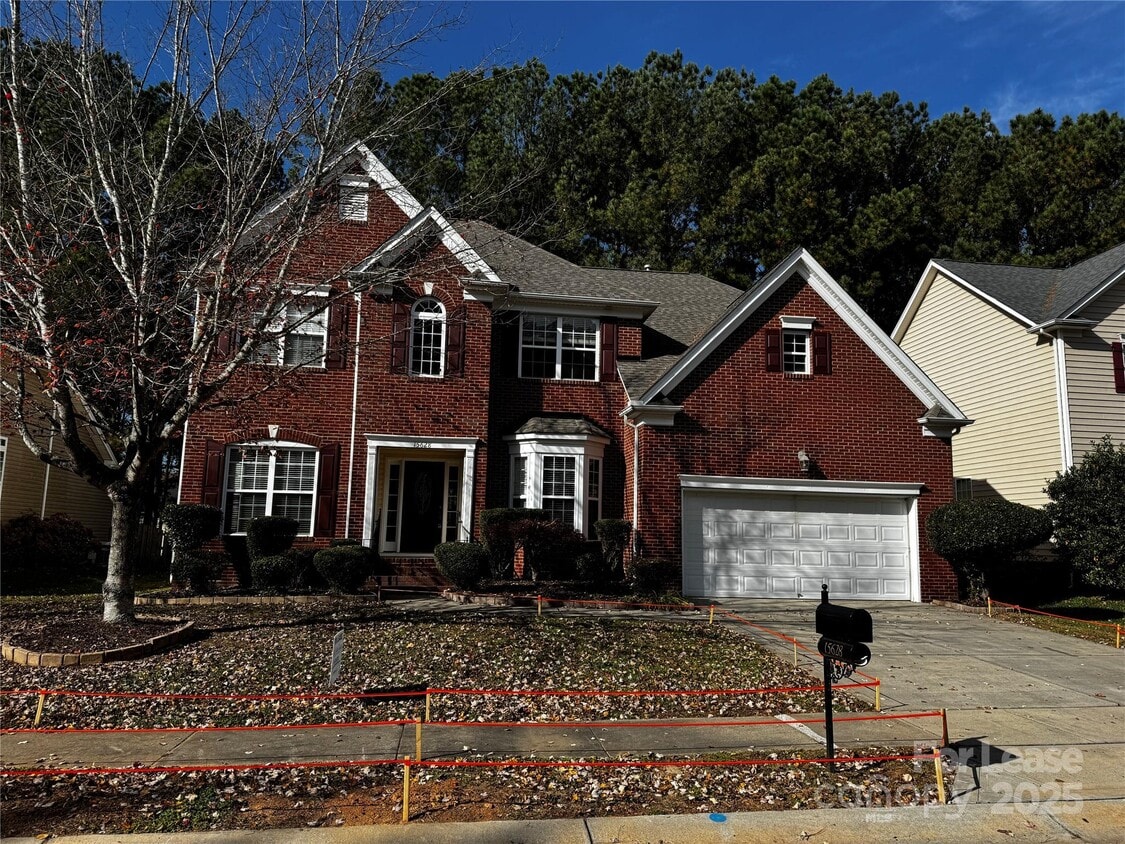 Primary Photo - 15628 Sullivan Ridge Dr