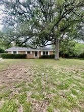 Building Photo - 3310 MacArthur Dr