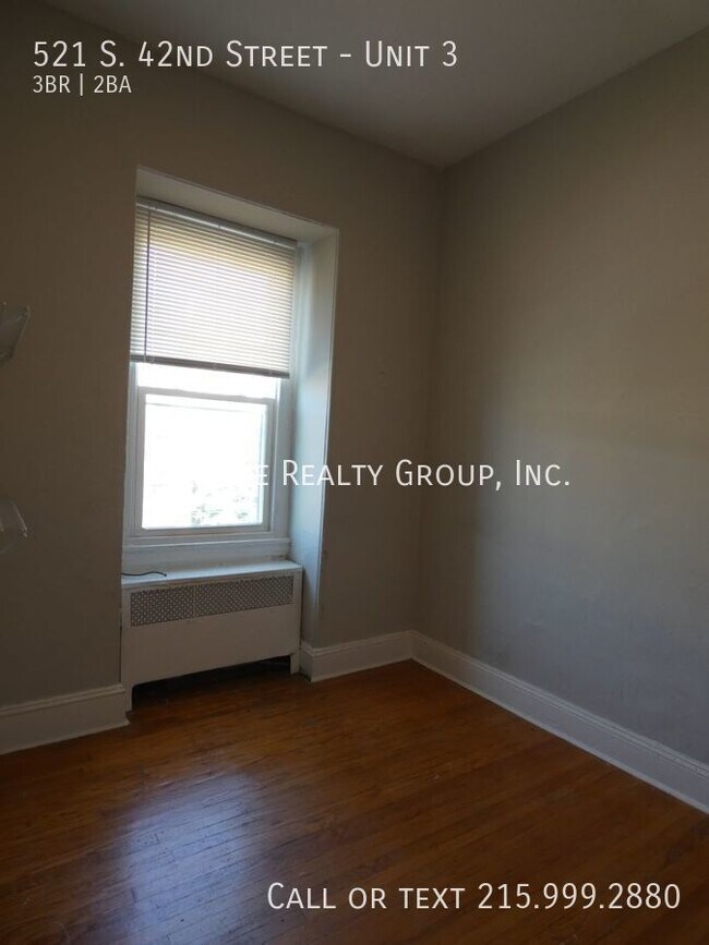 Building Photo - Spacious apartment in University City!