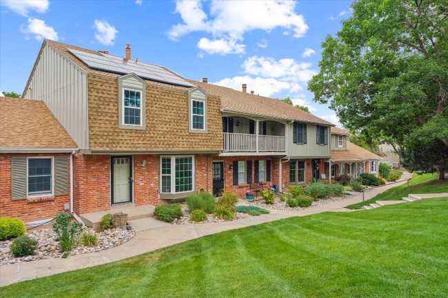 Building Photo - 2433 E Fremont Ct