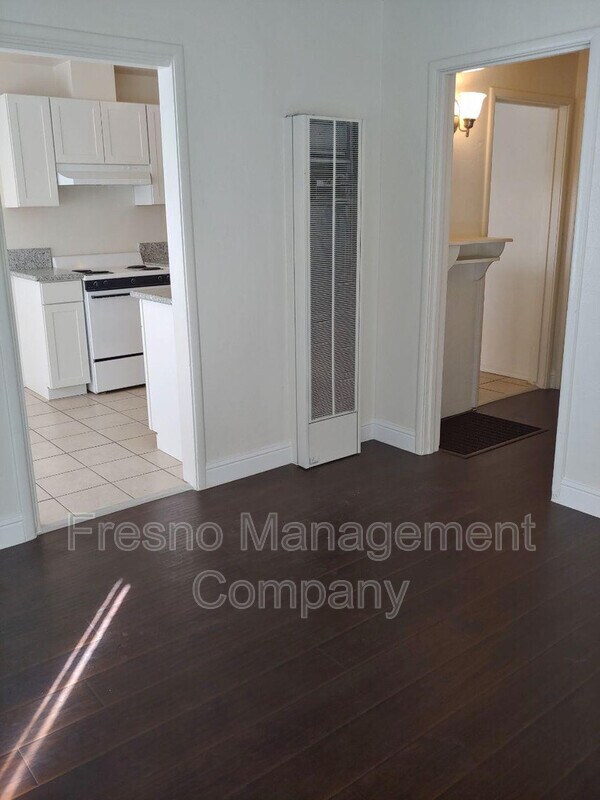 Foto del edificio - 2425 E Terrace Ave