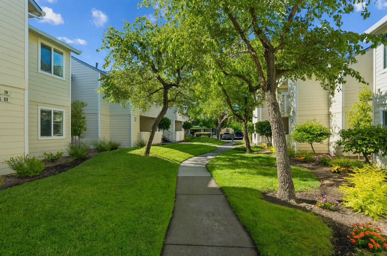 Foto principal - Emerald Pointe