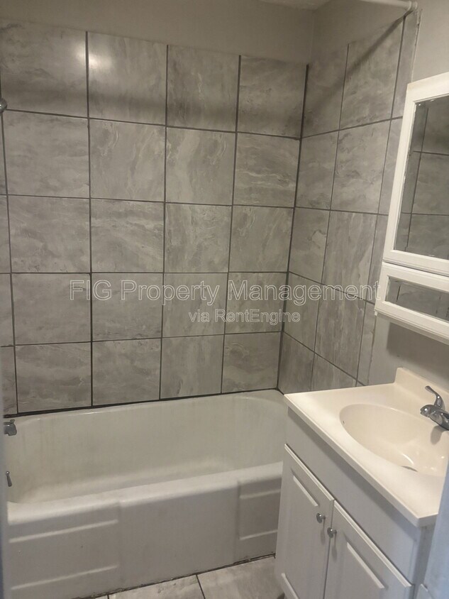 Foto principal - 425 W G St