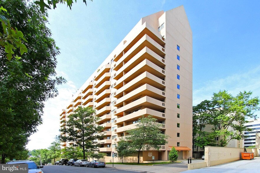 Photo - 1301 N Courthouse Road Unit 1503