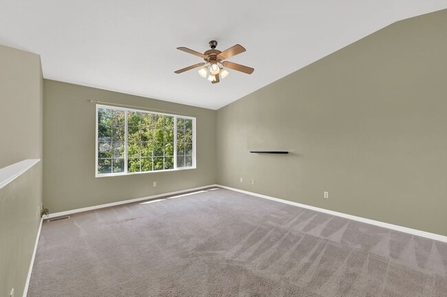 Building Photo - Beautifully Updated 4-Bedroom Home in Syra...