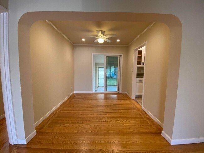 Foto del edificio - Charming 2-Bedroom Home Near Downtown San ...