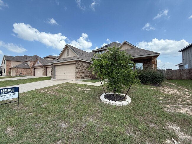 Building Photo - RENT REDUCTION - AVAILABLE NOW!