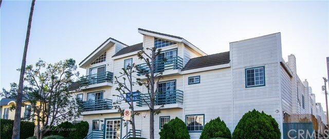 Foto principal - 11742 Mayfield Ave