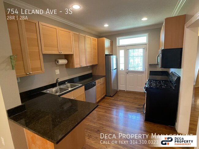 Building Photo - 2 Bedroom Condo