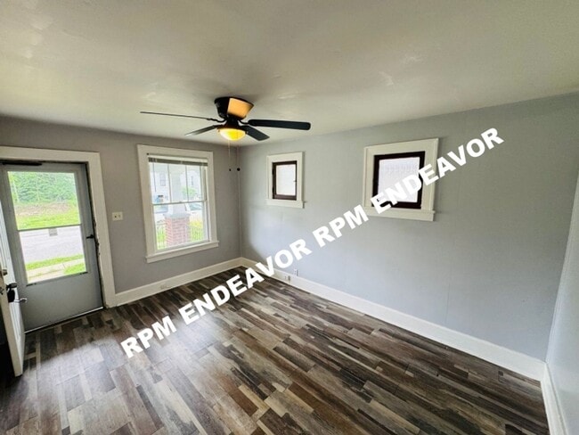 Foto del edificio - 2bedroom located in Hillsdale Move in Read...