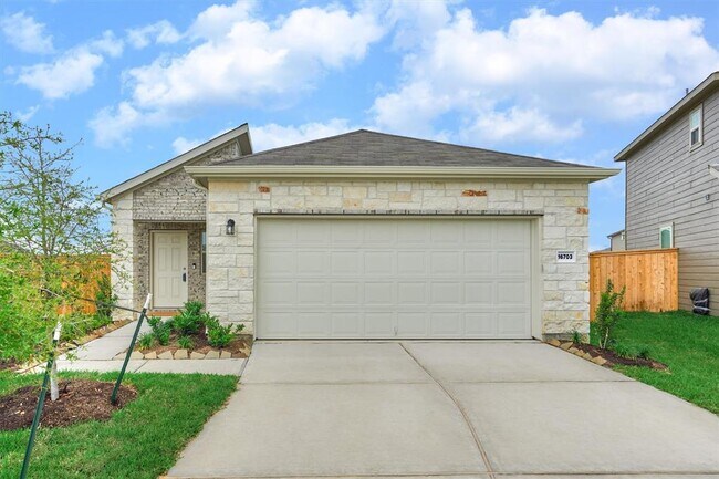 Foto del edificio - 16703 Oak Bough Dr