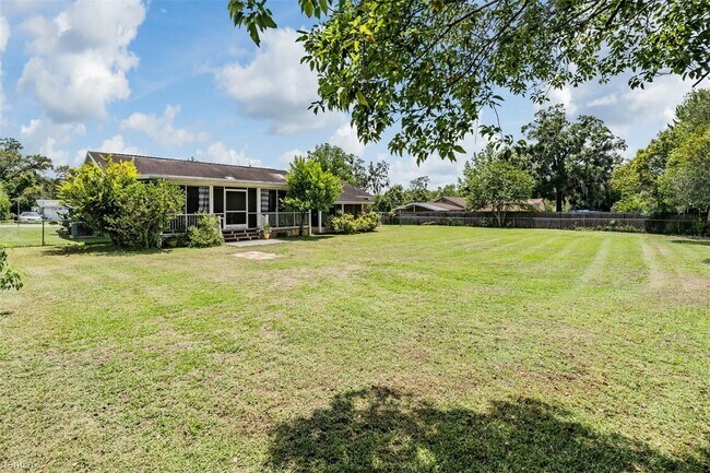 Building Photo - 2 br, 2 bath House - 36939 R Center Avenue