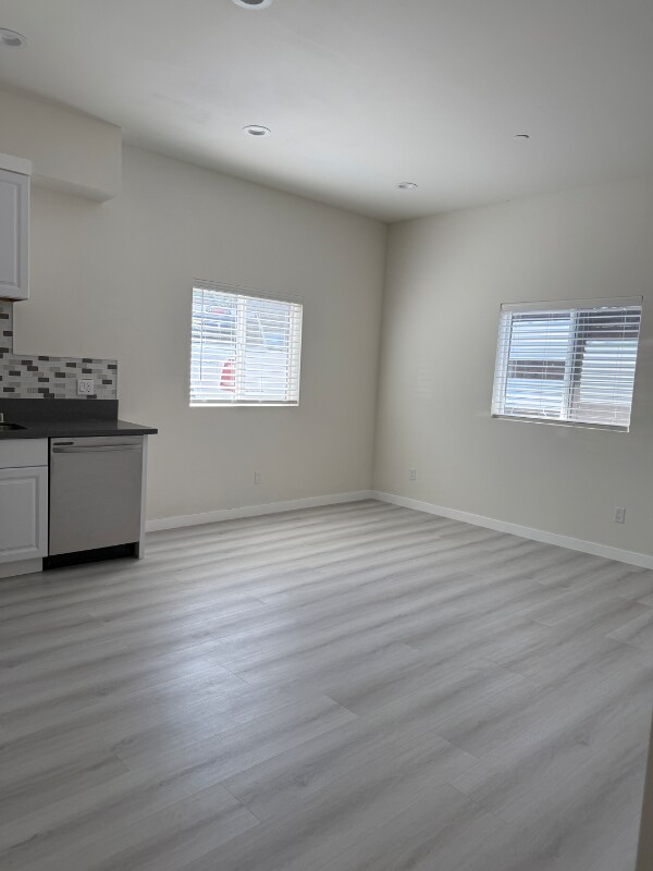 Foto del edificio - 10561 Tujunga Canyon Blvd