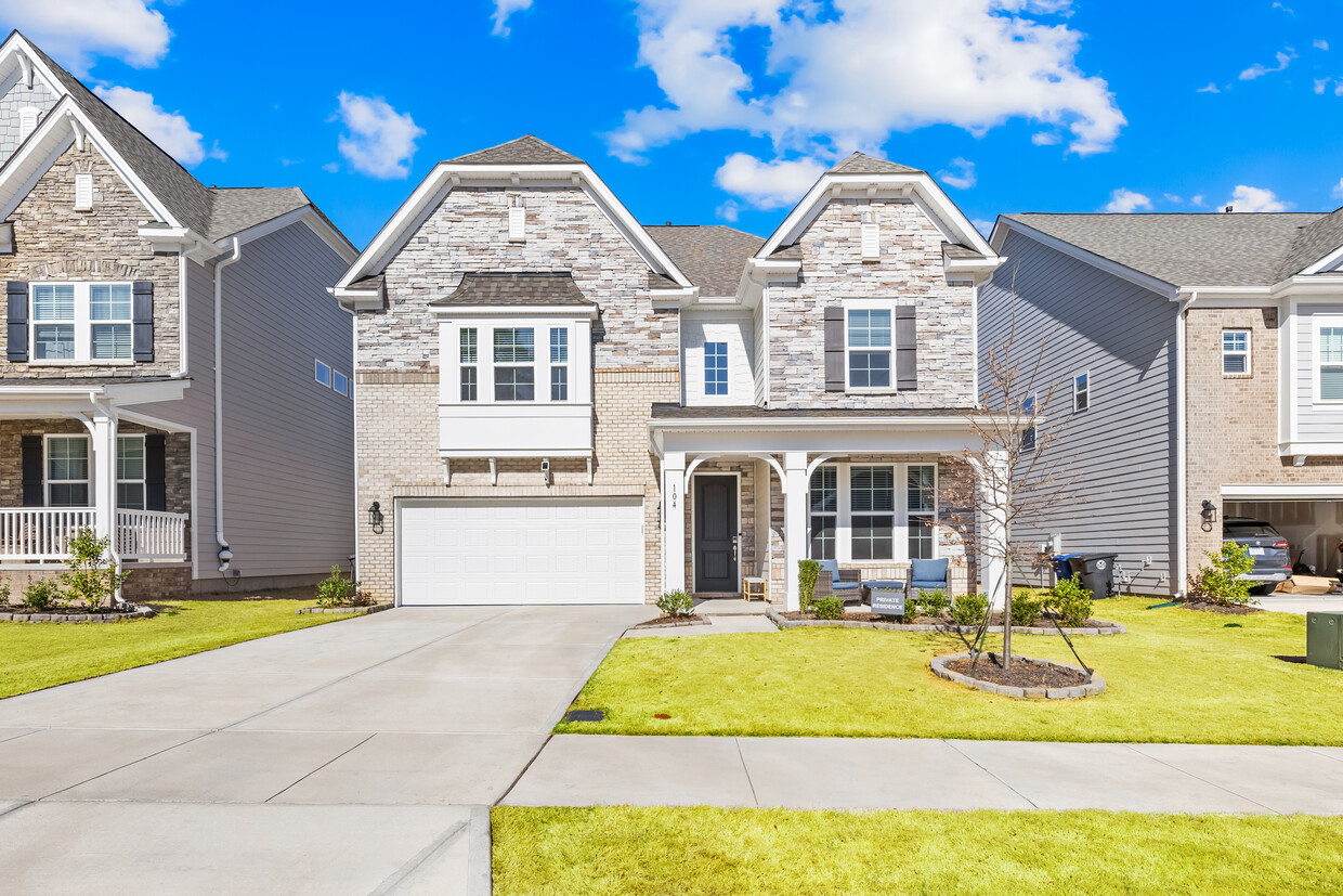 Foto principal - 104 Winterberry St