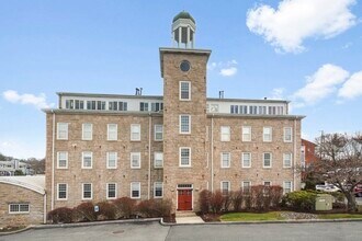 Building Photo - 7 S Stone Mill Dr