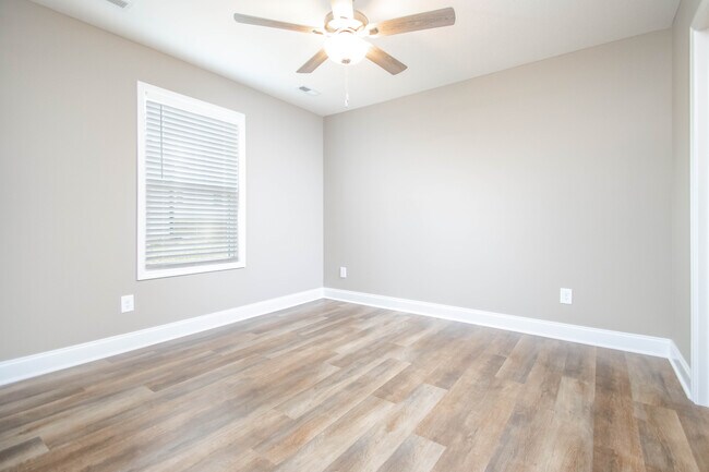 Foto del edificio - 7316 Woodpecker Wy