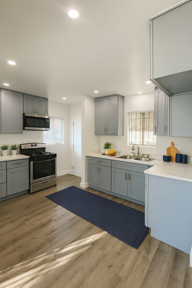 Building Photo - 815 23rd St