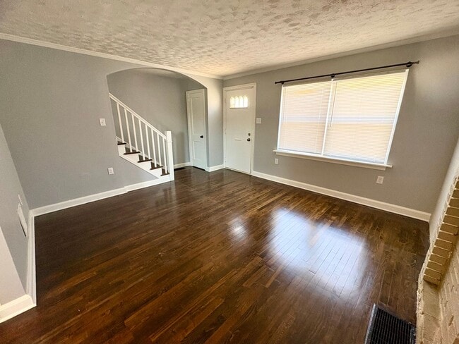 Building Photo - 2 Bedroom Available in Lancaster!