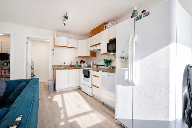 Photo du bâtiment - 34660-34666 6 Ave