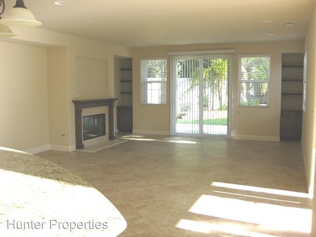Building Photo - 2712 Anta Ct