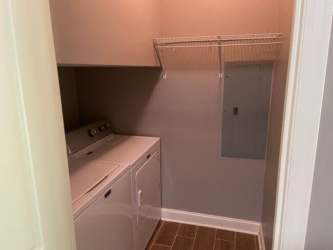 Foto del edificio - 3 BR/2.5 BA
