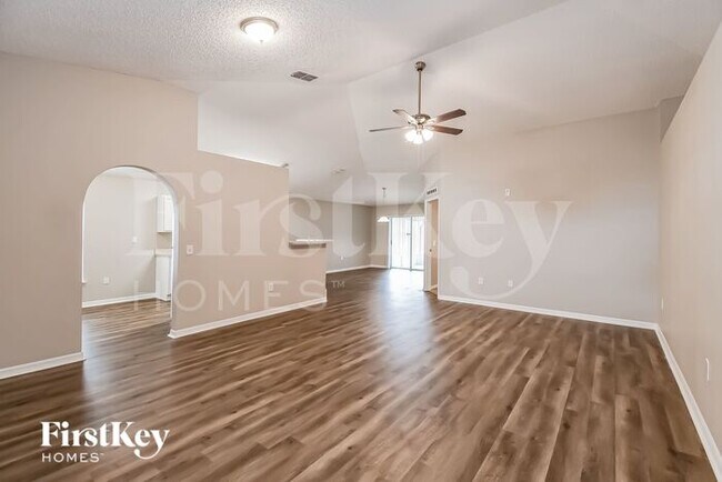 Foto del edificio - 5508 Ortega Park Blvd