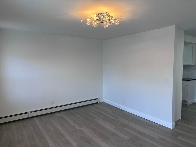 Building Photo - 6515 Hudson Ave