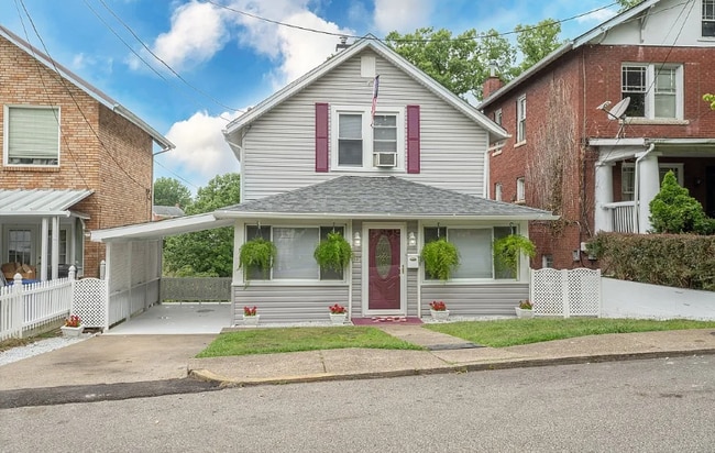 Building Photo - 935 Somerset Dr