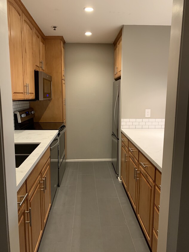 Primary Photo - 727 Sapphire St