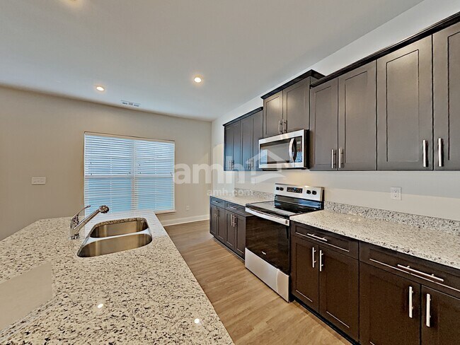 Foto del edificio - 5518 Central Grove Sq