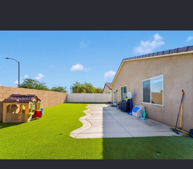 Foto del edificio - 11958 Gaines Ct