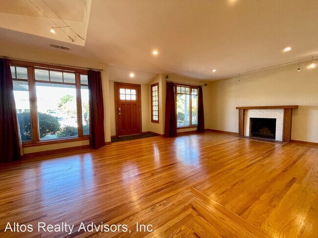 Foto del edificio - 3 br, 2 bath House - 636 Madrone Avenue